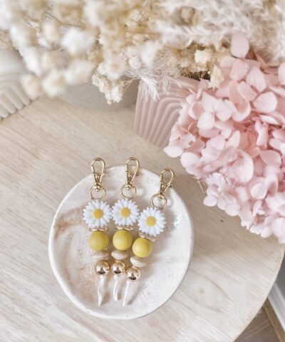 Little Daisies - Snow White