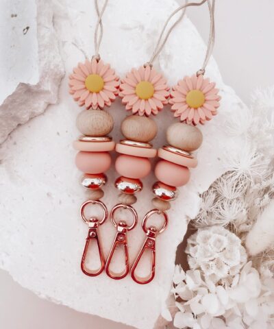 Lazy Daisy Lanyard | Peach