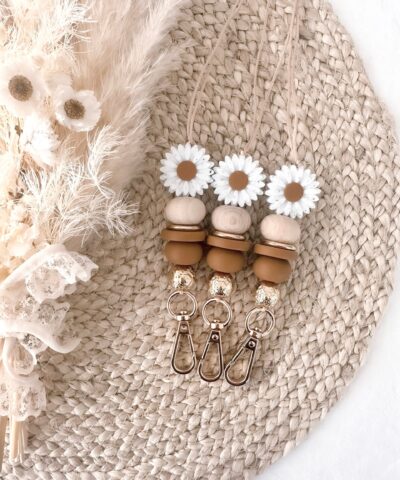 Lazy Daisy Lanyard | Tan Speckle