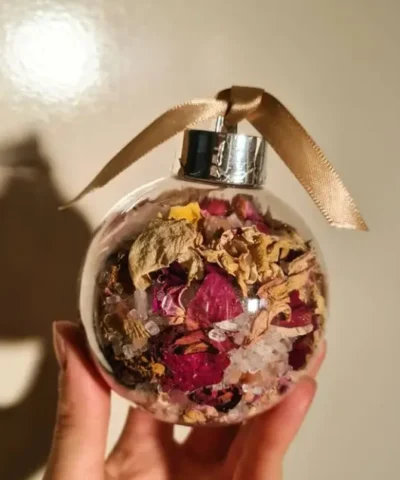 Christmas Bauble Bath Salts | Indulge